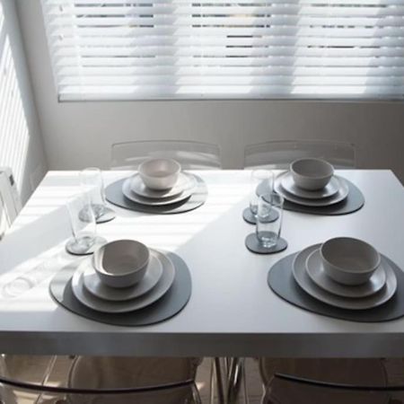 Beautiful, Spacious 1 Bed Flat Brentwood Bagian luar foto