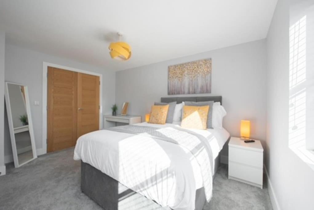 Beautiful, Spacious 1 Bed Flat Brentwood Bagian luar foto