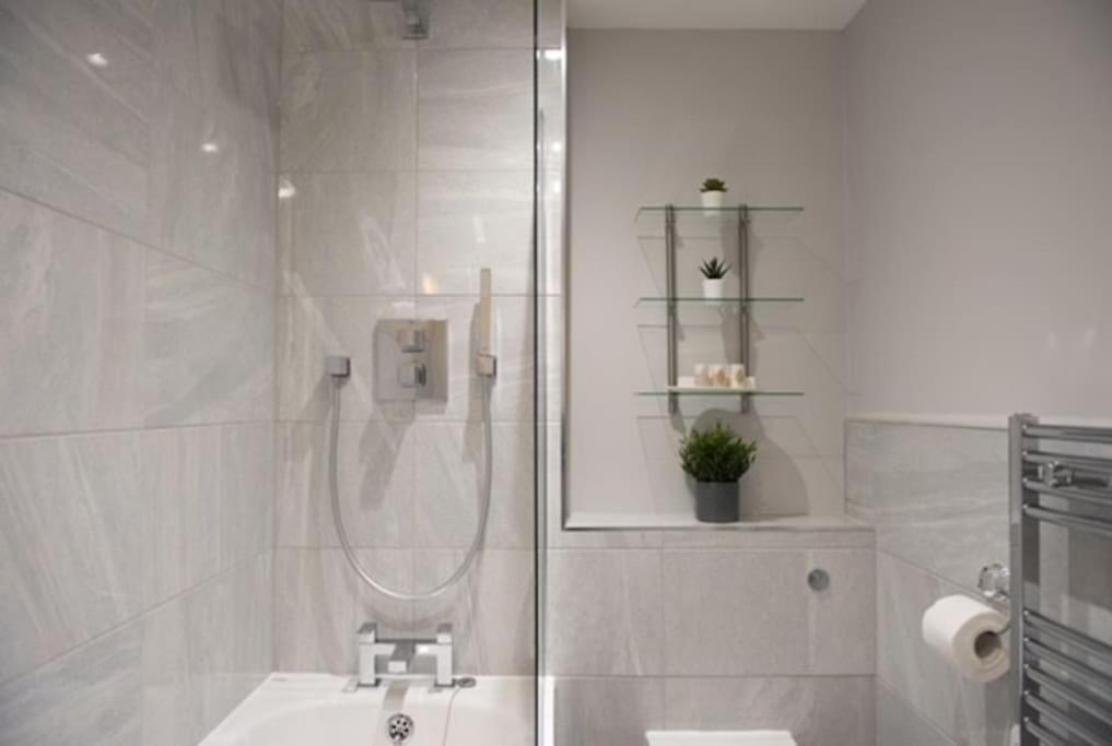Beautiful, Spacious 1 Bed Flat Brentwood Bagian luar foto