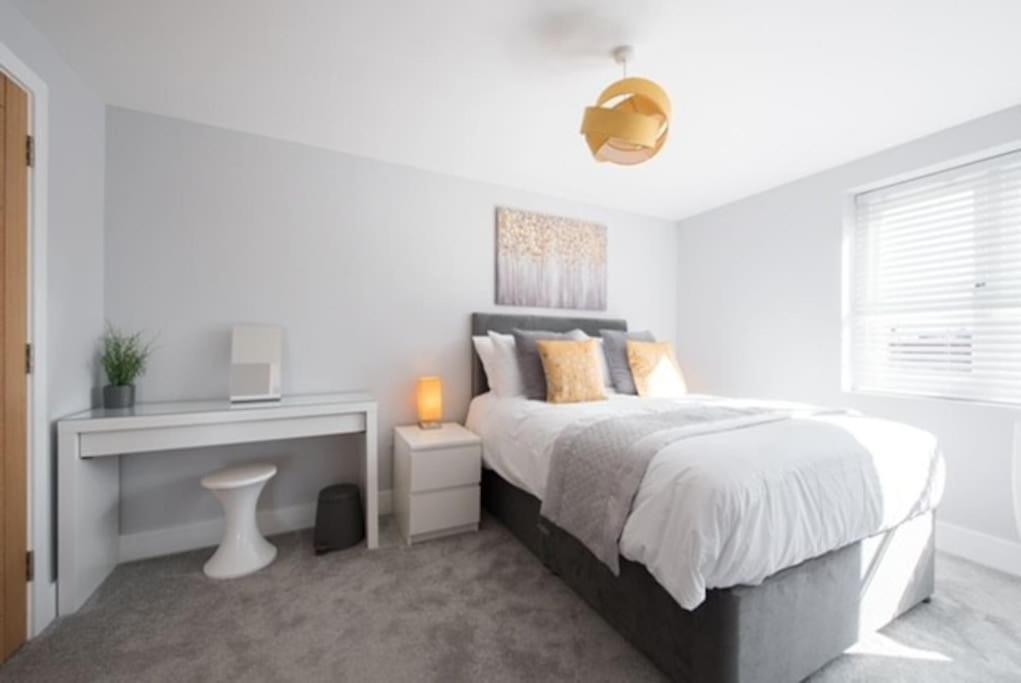 Beautiful, Spacious 1 Bed Flat Brentwood Bagian luar foto