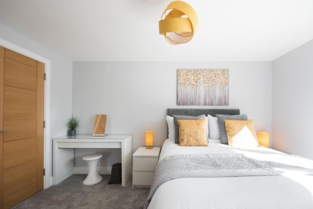Beautiful, Spacious 1 Bed Flat Brentwood Bagian luar foto